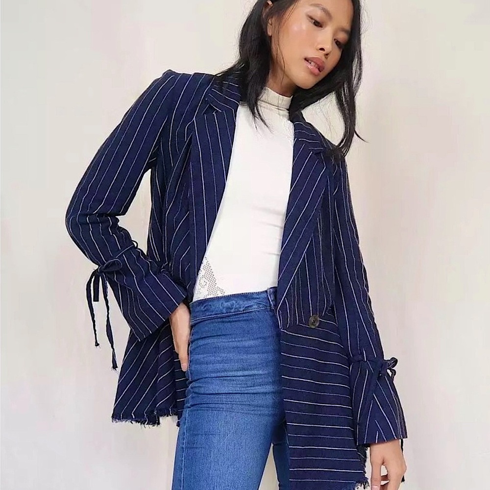 New Free People Stella Pin Striped Frayed Hem Linen Navy Blue Blazer